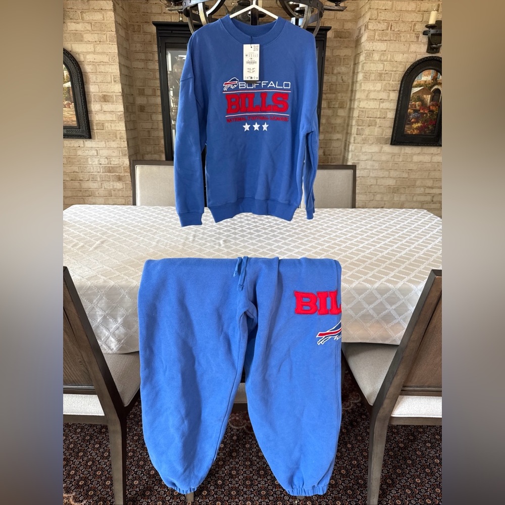 Buffalo Bills Men's Blue Jogger Set with SZ Medium NWT